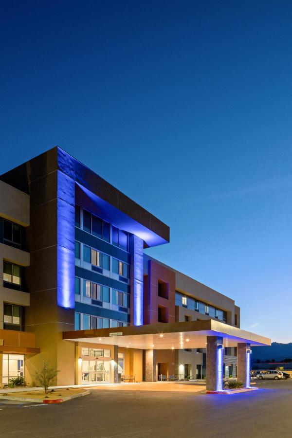 Holiday Inn Express & Suites Palm Desert - Millennium By Ihg Exteriör bild